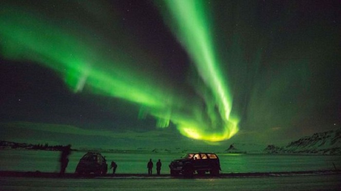 Iceland police tell drivers to stop staring at sky